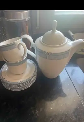 service à café incomplet