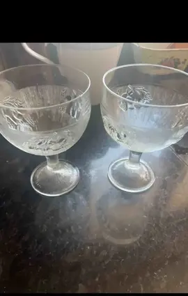 LOT DE 2 COUPES