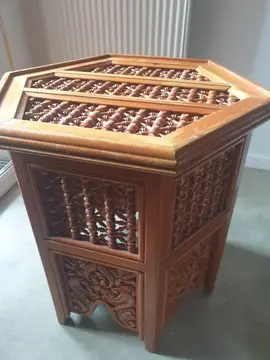 table en bois artisanal du Maroc
