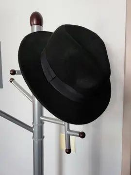 chapeau noir en feutre