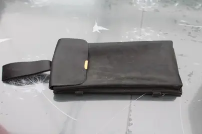 POCHETTE cuir pour rangement cartes routières MICHELIN