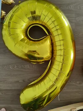 Ballon d'anniversaire 6 ou 9 ans doré