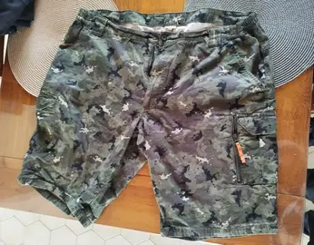 lot 2 shorts 4XL