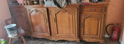 li meuble avec beaucoup de rangement très pratique