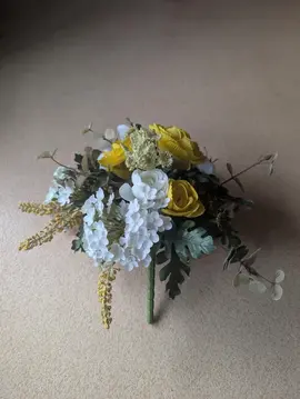 Bouquet de fausses fleurs
