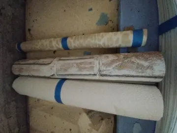 3 rouleaux entamés de tapisserie