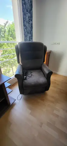 fauteuil électrique, ensemble bureau, meuble bas