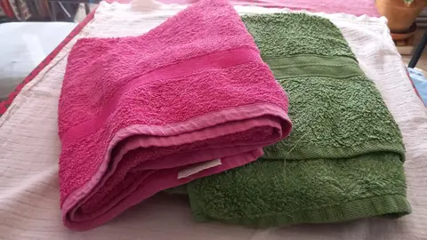 2 grandes serviettes de toilette
