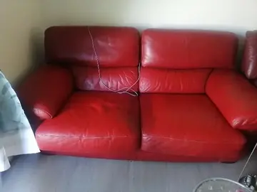 donne canapé cuir et relax en cuit