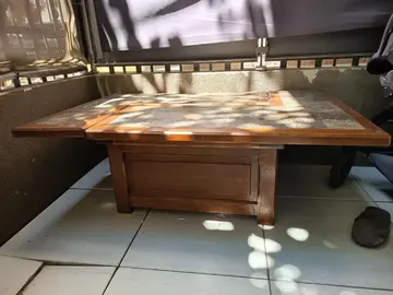 Table basse en bois massif