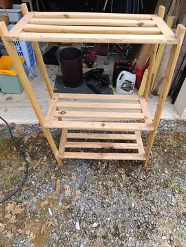 étagère en bois