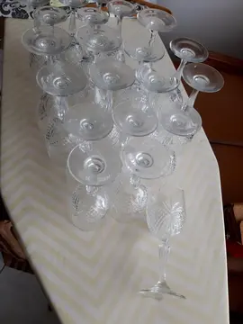 lot de verres à pieds