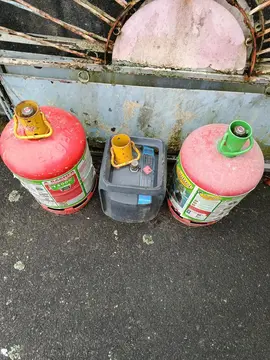 DIVERSES BOUTEILLES DE GAZ