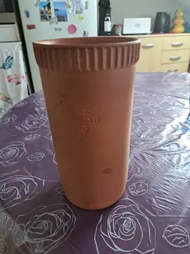 pot pour mettre vin au frais.