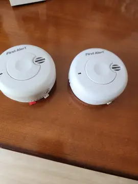 2 détecteurs de fumée