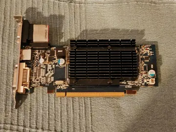 Carte graphique vidéo Ati Radeon HD 4550 512 Mo DDR3, PCI-Express 2.0, DVI, HDMI, VGA.