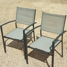 2 Chaises/fauteuils structure métallique, assise et dos en toile