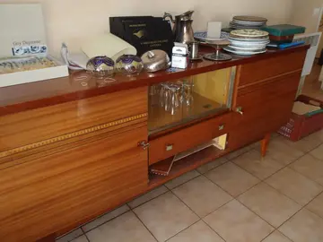salle à manger (table, buffet, 6 chaises)