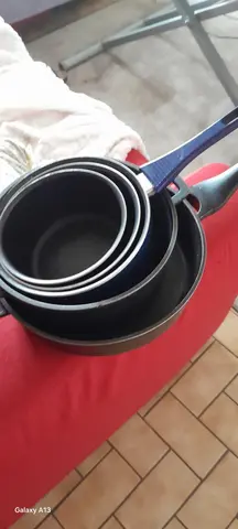ensemble de casseroles avec poignée amovibles