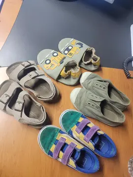 Lot de Chaussures et chausson garçon taille 26