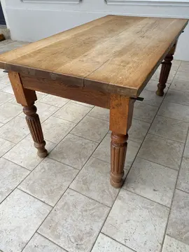 TABLES EN BOIS de différentes dimensions
