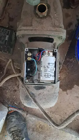 cuve à eau vidé capacité 200L + pompe