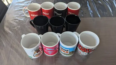 don d'un lot de tasses