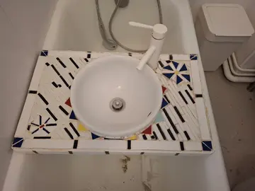 Vasque sur plan mosaïque