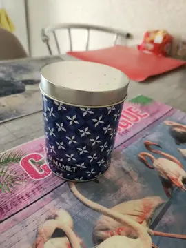 boîte métal bleu pour mettre du thé en vrac ou autre