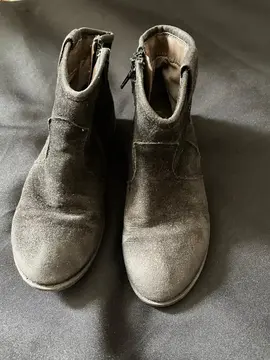 Pointure 31 - Bottines aspect daim noir