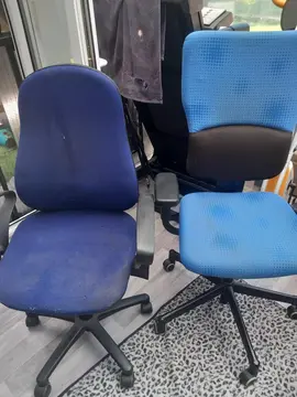 2 fauteuils de bureau