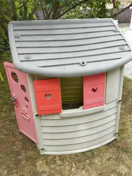 cabane plastique fonctionnelle