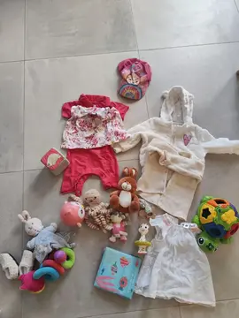 lots vêtements jeux différents âges filles