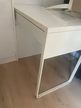 bureau blanc IKEA