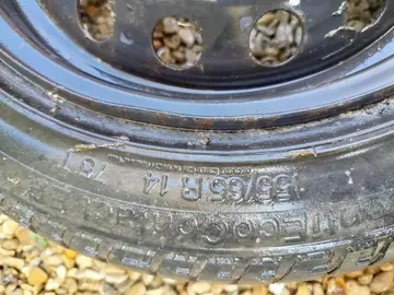 3 roues 155/65 R 14 75 T