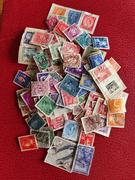 gros lot + de 100 divers timbres étrangers