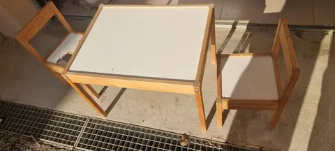 table enfant + chaises ikea