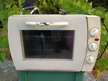 Petit four électrique