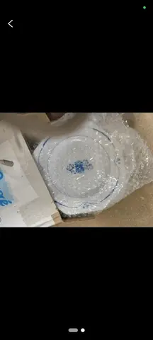 2 lots d'assiettes en plastique
