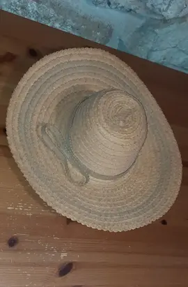 chapeau