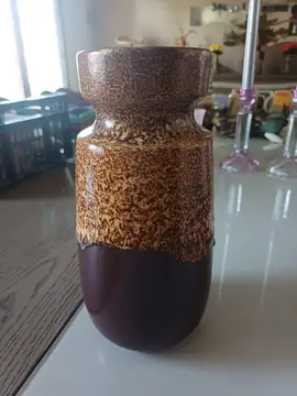 vase marron
