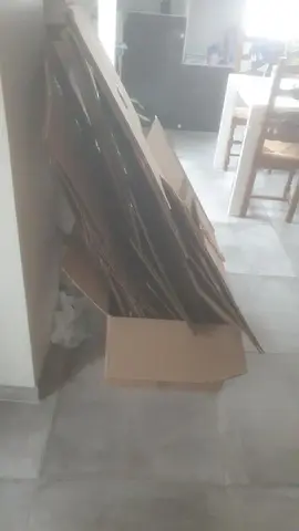 Cartons de déménagement et papier bulle