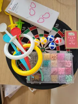 Lot jeux et bracelets perles