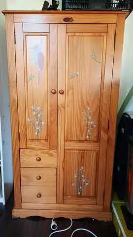 Armoire enfant en pin
