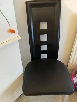 3 chaises