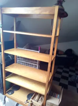 étagère en bois