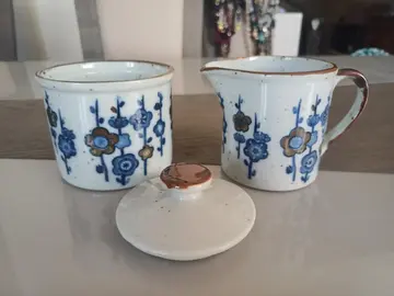 pot à lait et sucrière