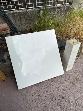 Table basse IKEA blanche