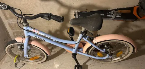 VÉLO BLEU DÉCATHLON ENFANT ( 5 ANS)