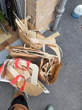 chutes de bois contreplaqué